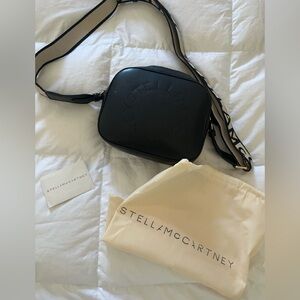 Stella McCartney
mini Stella Logo crossbody bag